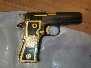 Abandonan pistola en vestidores de Liverpool en Forum Tlaquepaque